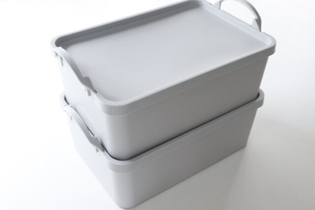 ダイソー 蓋付スクエア収納ボックス 取手付 スタッキング