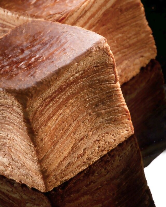 ミルフィーユ「生」食パン 何層にも生地が重なっています