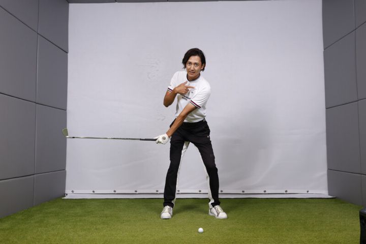 きれいなアドレスをとるコツは？プロのスイングを参考に解説