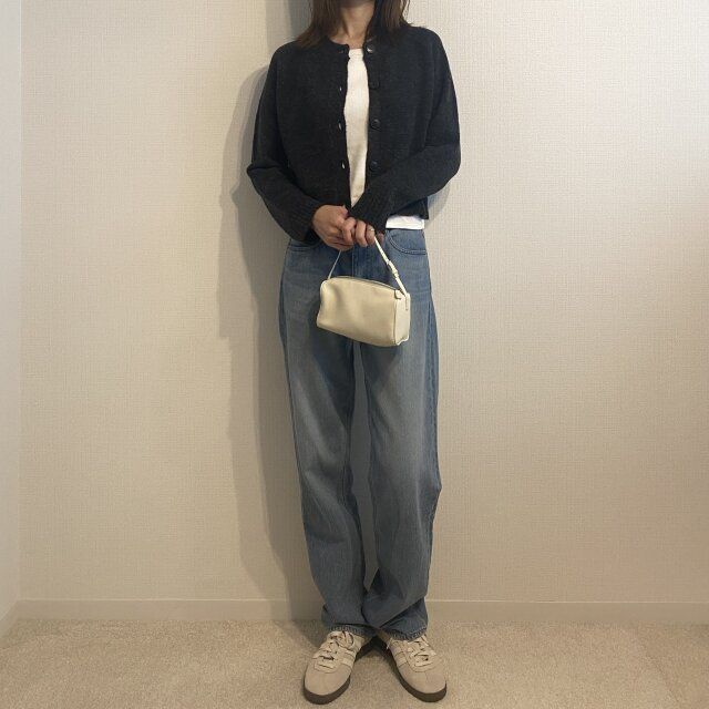 GU パフィータッチクルーネックショートカーディガン デニム合わせ