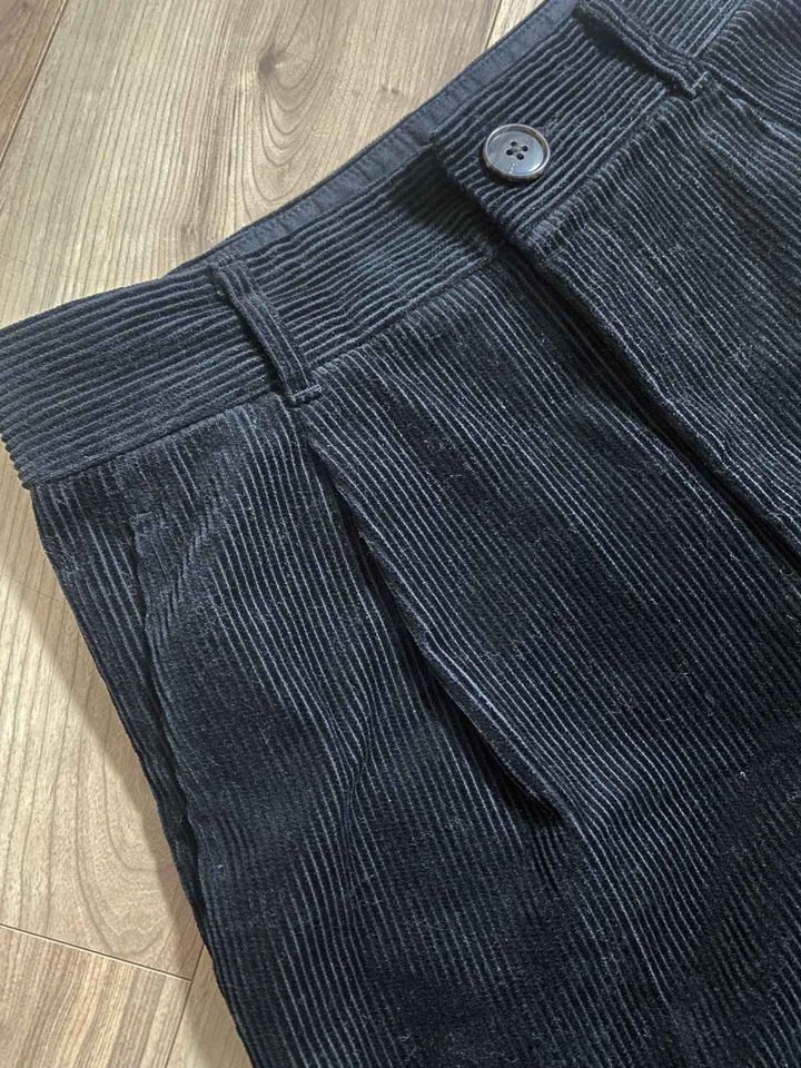 画像: ウエストも細見え