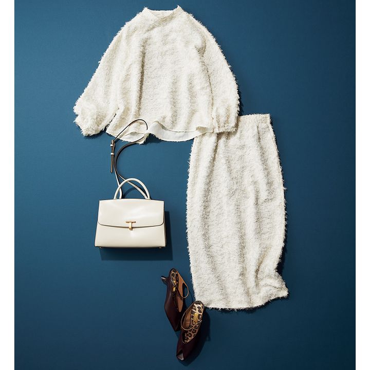 七五三後は普段使いもしやすいグリーンレーベルのホワイトのジャガードのプルオーバーとスカートのセットアップ