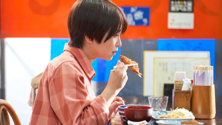 ドラマ『下山メシ』主演の志田未来さんにインタビュー