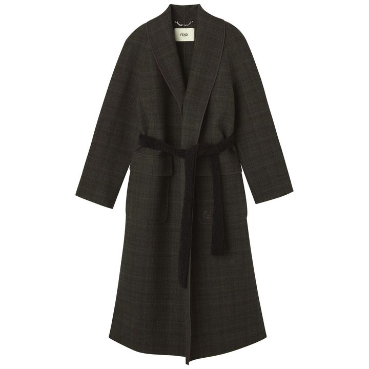 コート ￥778,800／FENDI（フェンディ ジャパン）