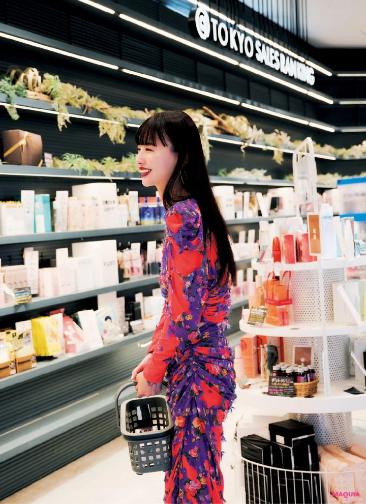 鈴木えみが念願の@cosme TOKYOで爆買い！ 買ったコスメ、すべて見せます_3