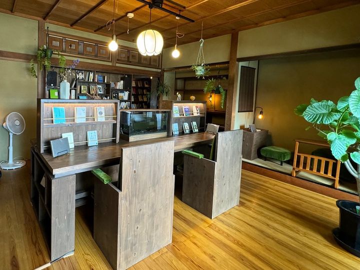 「ホンのジカン」店内