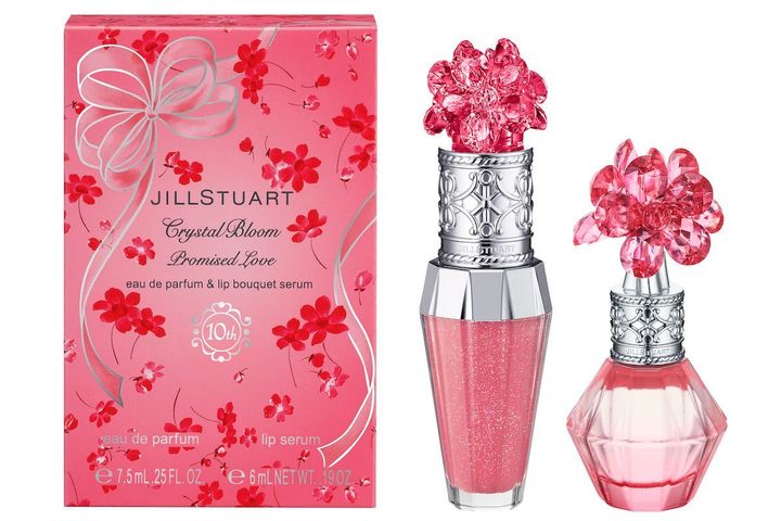 クリスタルブルーム プロミスドラブ オードパルファン & リップブーケ セラム ￥5,500（11月15日より限定発売） ※セット内容／クリスタルブルーム プロミスドラブ オードパルファン 7.5ml、クリスタルブルーム リップブーケ セラムex 109