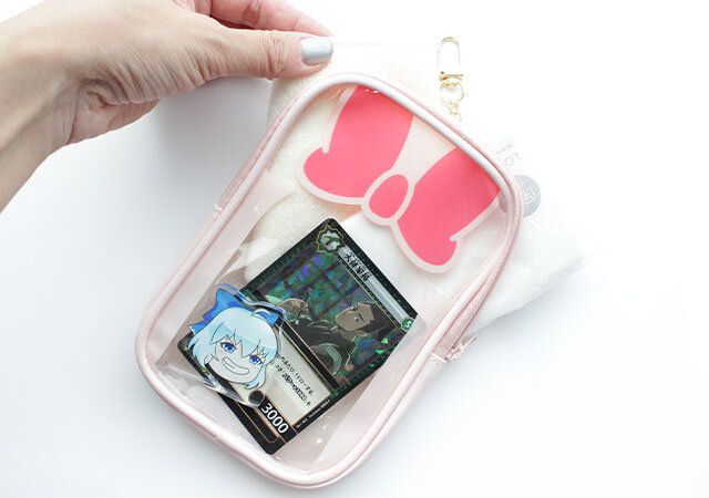 ダイソー バッグチャーム付スクエアポーチ（ミニーアイコン） 使用例