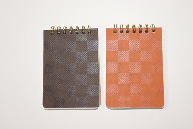 ダイソー プレミアムツインリングメモ（市松、A7、70枚） デザイン