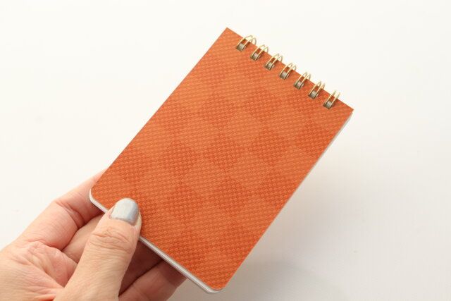 ダイソー プレミアムツインリングメモ（市松、A7、70枚） オレンジ