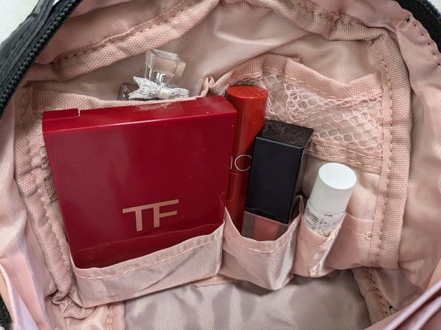 メッシュポケットに収納したところ