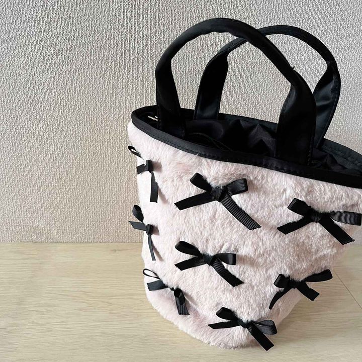 画像: リボン付きフェイクファーバッグ