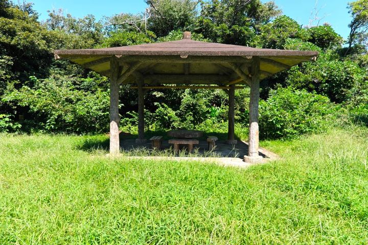 島の中央にある休憩所