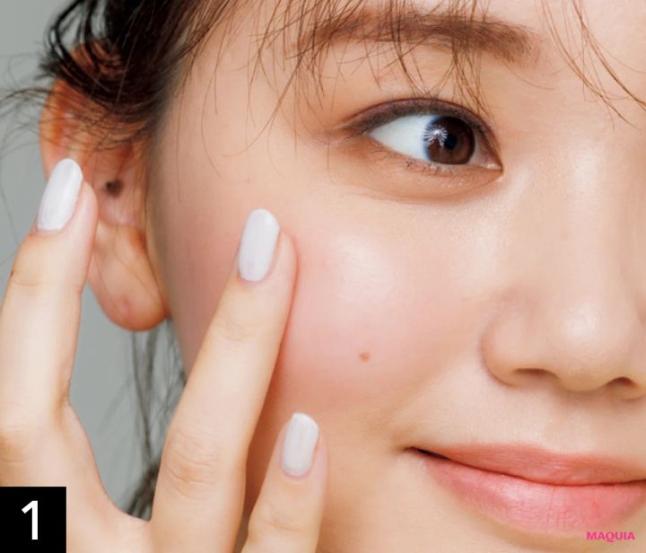 老け見えの原因、げっそり頬には赤チークを。ふわっと染めれば頬高効果バツグン_8