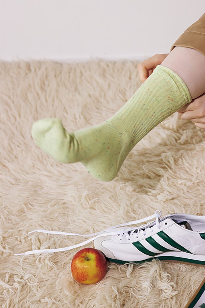 秋のオシャレは足元から。今すぐマネしたい靴×ソックスの組み合わせ12選