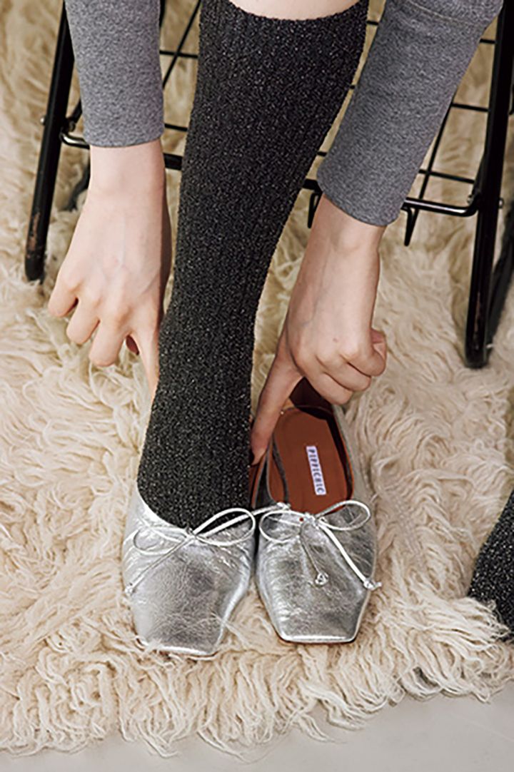 秋のオシャレは足元から。今すぐマネしたい靴×ソックスの組み合わせ12選