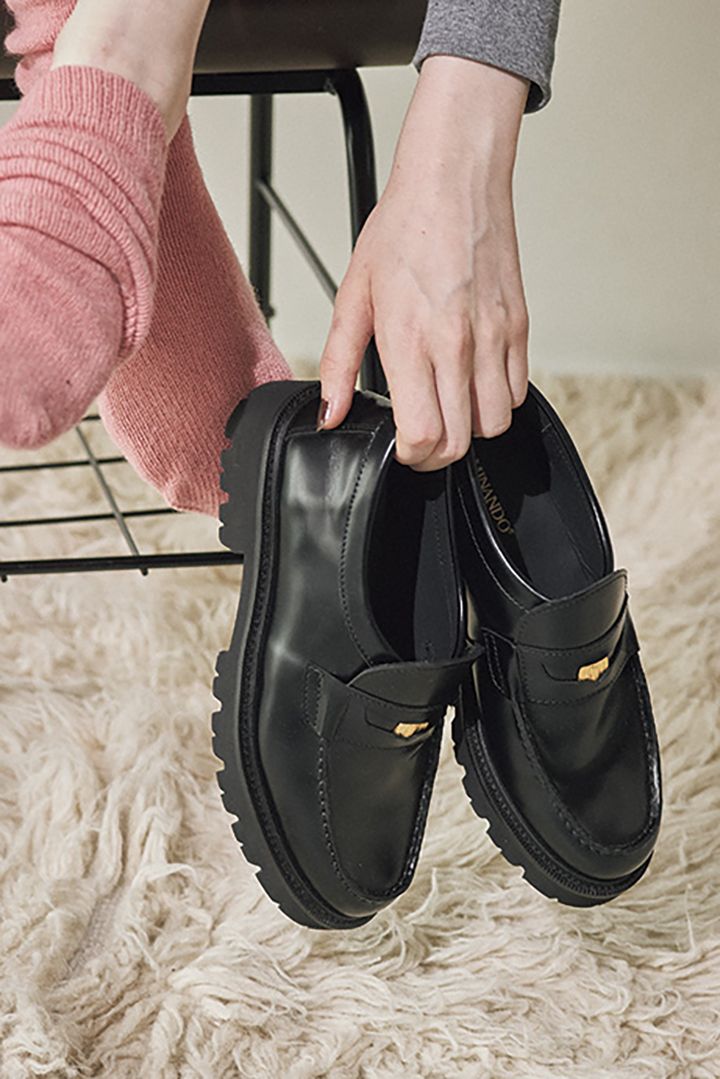 秋のオシャレは足元から。今すぐマネしたい靴×ソックスの組み合わせ12選