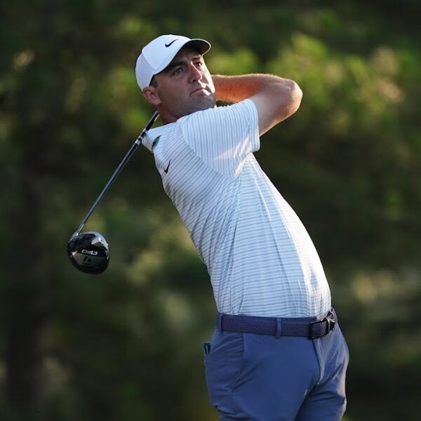 世界1位ゴルファーの飛ばしの秘訣とは…？あえて「手元の動き」は抑える！