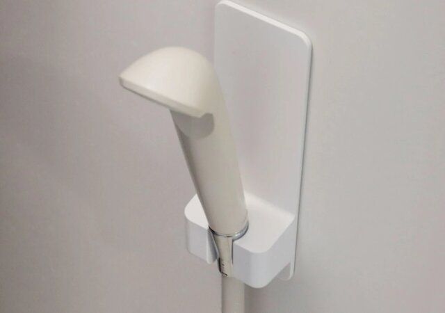 ダイソーのシャワーホルダー（バス用、マグネット）2