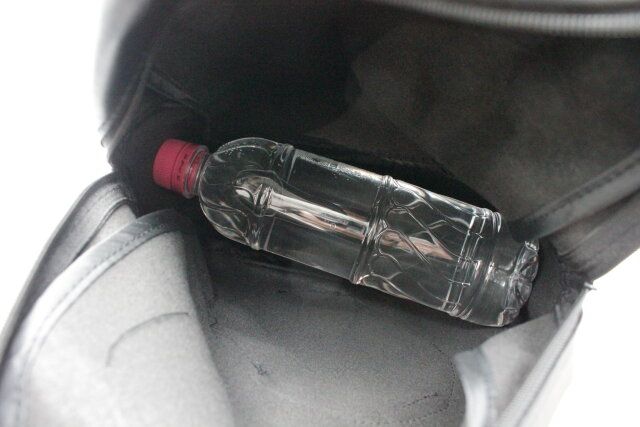 ダイソー ミニリュック（ミッキーアイコン） 500mLペットボトル