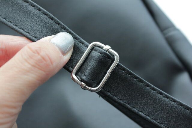 ダイソー ミニリュック（ミッキーアイコン） 長さ調節