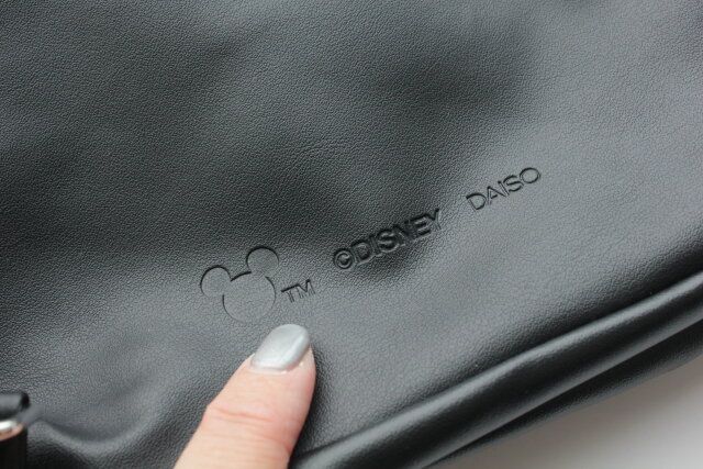 ダイソー ミニリュック（ミッキーアイコン） ロゴ