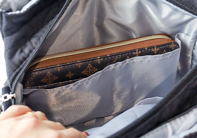 宝島社黒キルティングバッグ付録レビュー10ポケット