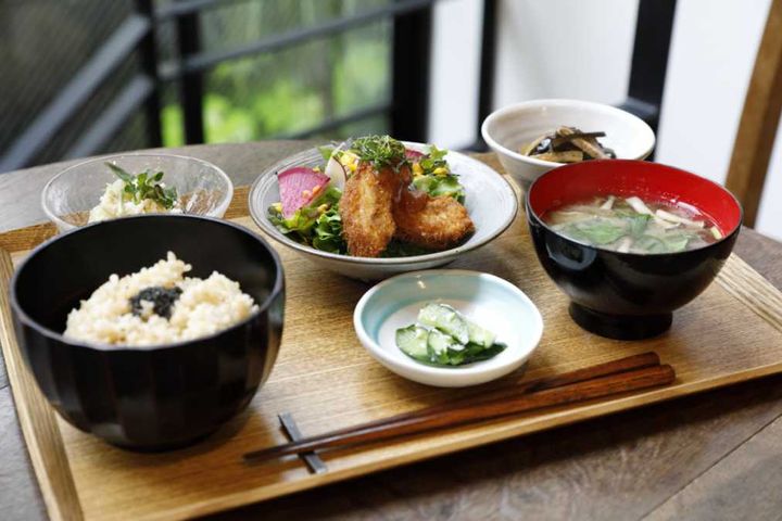 「一汁三菜」1700円