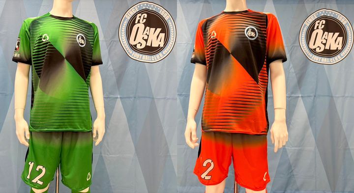 FC大阪が「コシノジュンコ」デザインの2025新ユニフォームを発表！“万博イヤー”は原点回帰の青黒ストライプに