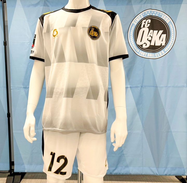 FC大阪が「コシノジュンコ」デザインの2025新ユニフォームを発表！“万博イヤー”は原点回帰の青黒ストライプに