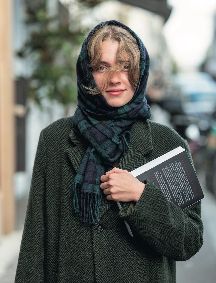 デニムのシンプルコーデがやっぱり人気！【海外のおしゃれさんの一週間コーデ】