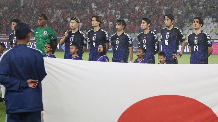 日本代表選手に抱きしめられたインドネシア少年が大感激！「君が代を歌うのは嬉しかった」