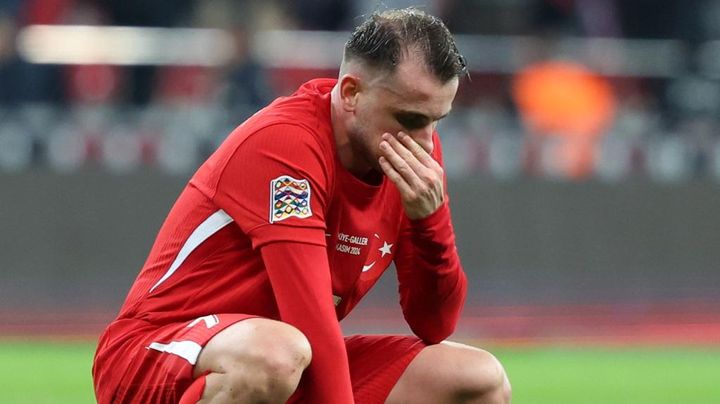 26歳代表選手、国民と同僚に涙の謝罪…「自分のPK失敗で勝てなかった」