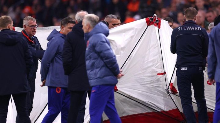 日本人の同僚だった元代表選手のコーチ、代表戦で意識失う…病院搬送も意識回復