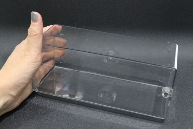 ダイソー 壁にも付けられるディスプレイケース（1段）