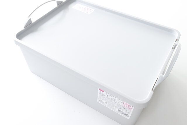 ダイソー 蓋付きスクエア収納ボックス 取手付
