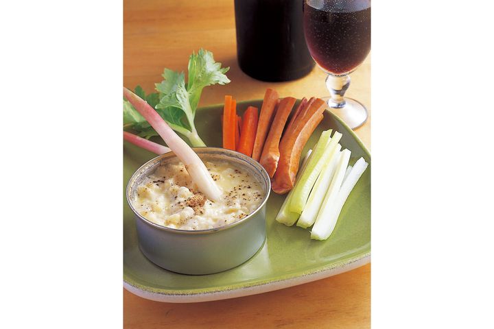 カマンベールチーズでつくる“ひとりチーズフォンデュ”