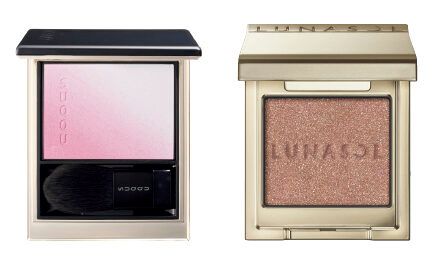 右：ルナソル モノアイカラーレーション 04 ￥3,520（カネボウ化粧品） 左：ブラーリング カラー ブラッシュ 06 ￥6,600（スック） 