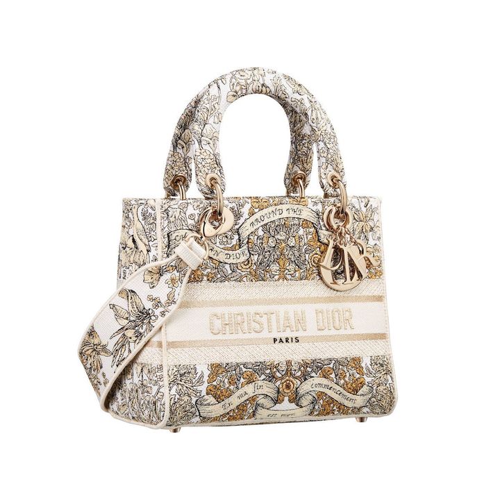 「レディ D-ライト」バッグ ミディアム ￥765,000／DIOR（クリスチャン ディオール 0120-02-1947）Photo_ Courtesy of Dior