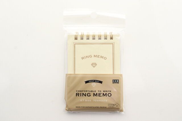 ダイソー プレミアムツインリングメモ（ディープマット、A7、70枚） パッケージ