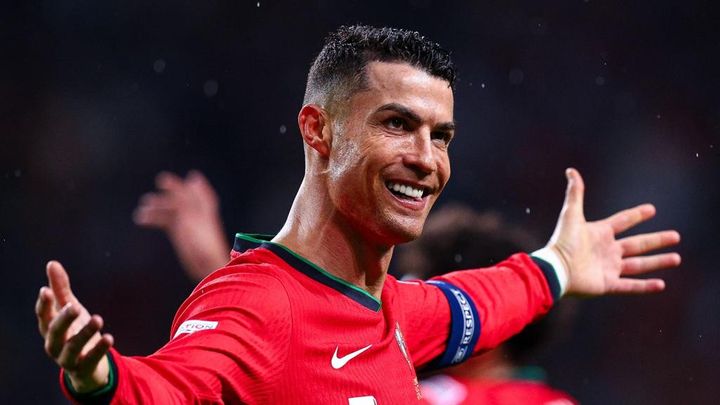 ロナウドと写真を撮った相手選手、大炎上…「SNSの反応はどうでもいい」と反論