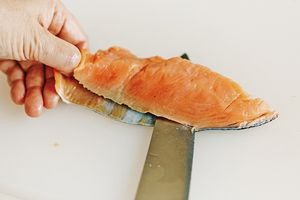 フライパンひとつで完結！簡単煮込み「北欧風 サーモンスープ」のレシピの画像2