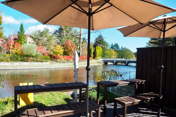 ヨーロッパの運河みたいな水辺の隠れ家でゆったりランチ♪ 軽井沢「うめの木カフェ」オープン