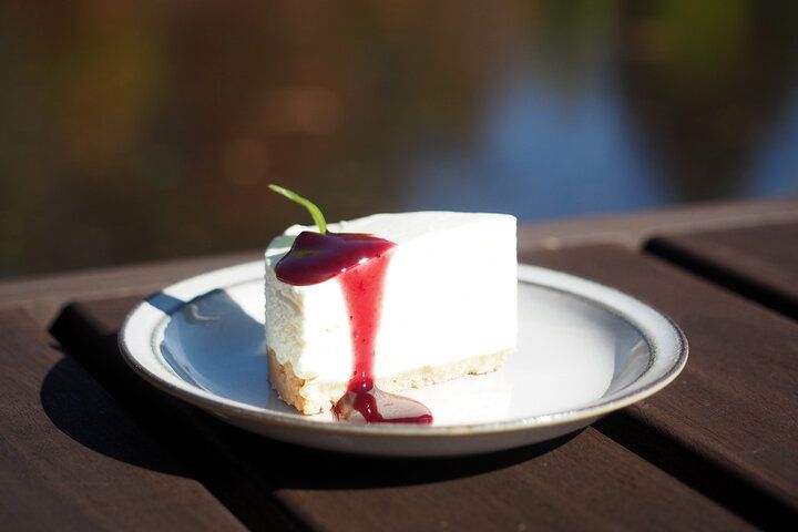 ヨーロッパの運河みたいな水辺の隠れ家でゆったりランチ♪ 軽井沢「うめの木カフェ」オープン