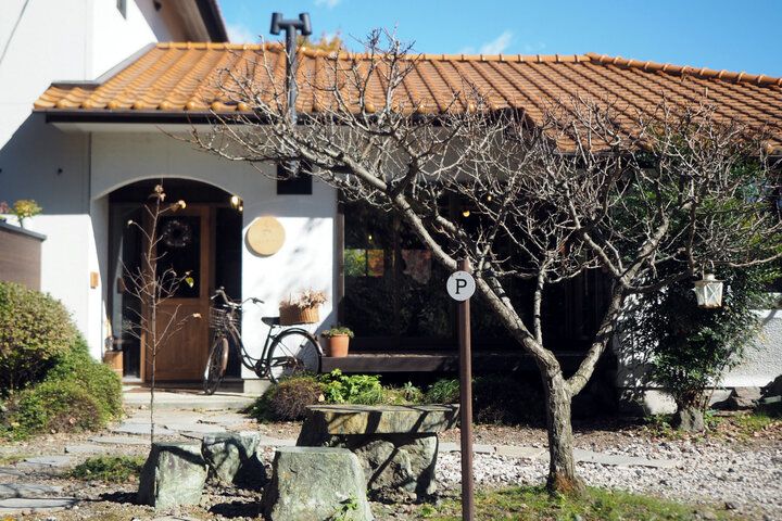 ヨーロッパの運河みたいな水辺の隠れ家でゆったりランチ♪ 軽井沢「うめの木カフェ」オープン