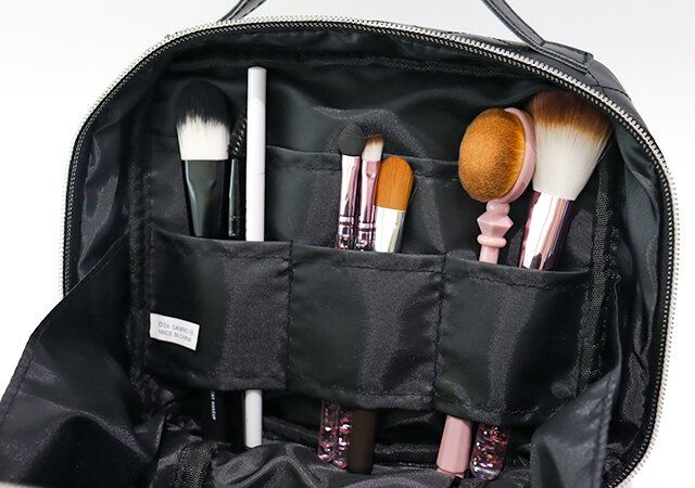 ハローキティ エンジェル キルトバニティポーチ ブラシホルダー