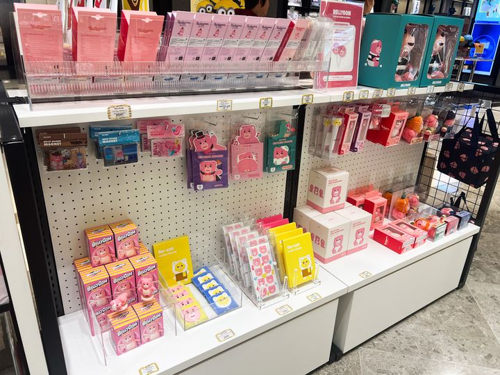 「GINZA FRIENDS」に並ぶ「BELLYGOM（ベリゴム）」