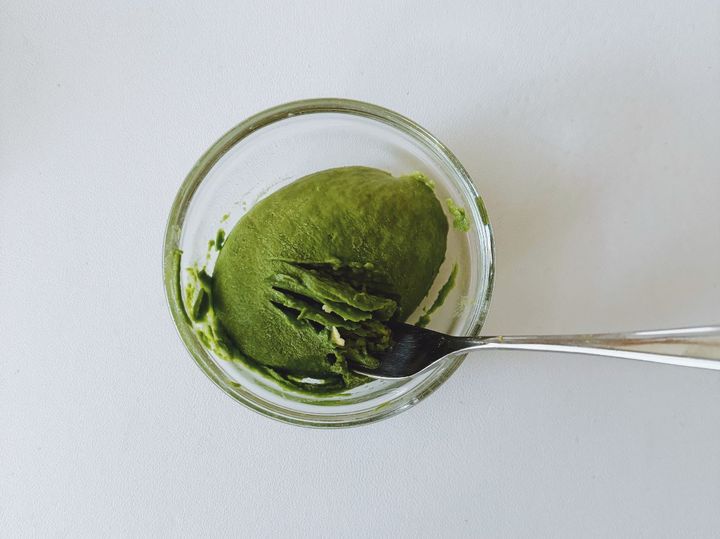 何度も食べたくなる、簡単アボカド&卵トーストの作り方【パン好きなsumire.のバゲットサンドのレシピ vol.29 〜レシピで旅するヨーロッパ〜】