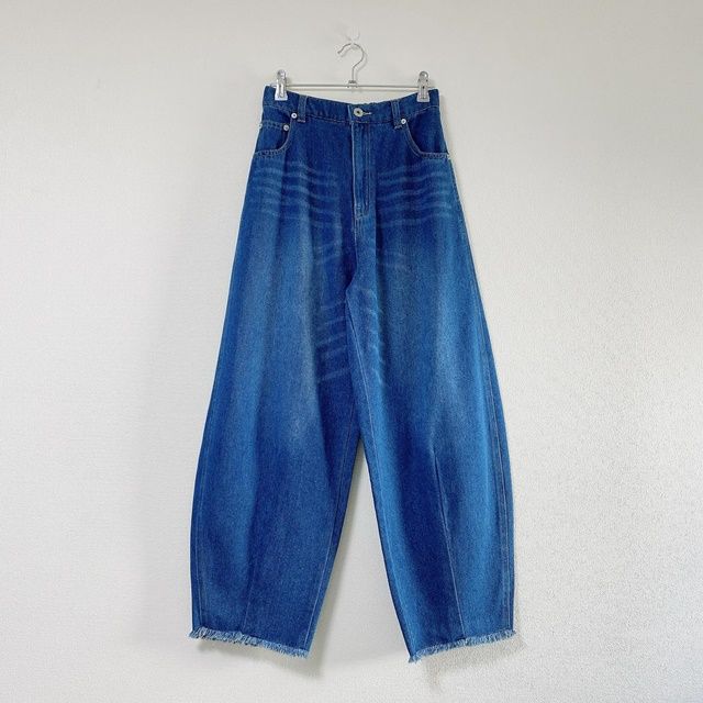 しまむら「コクーンシルエットデニムパンツ」