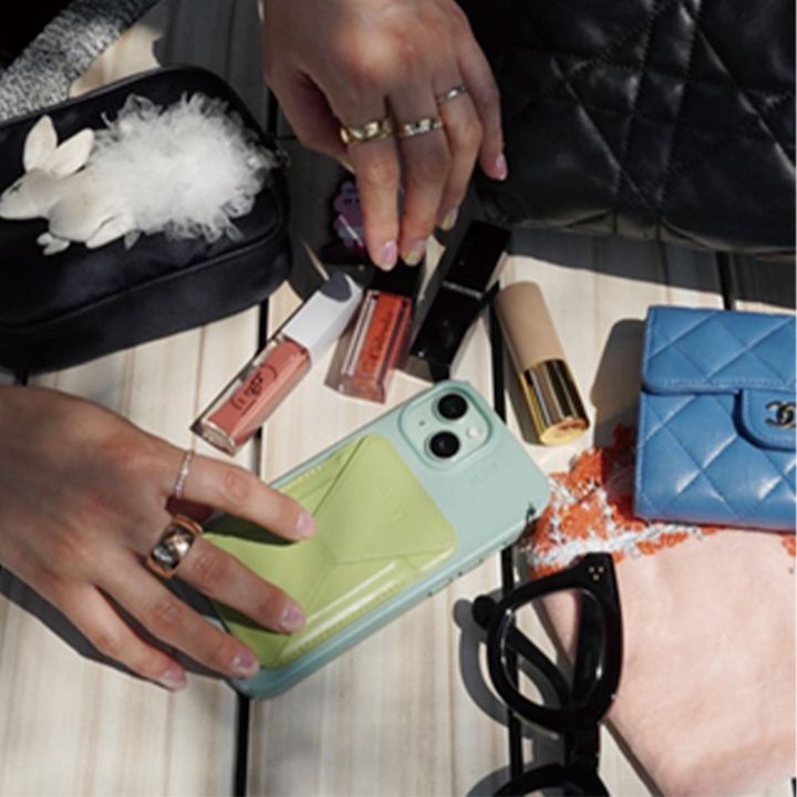 aLORSディレクターのバッグの中身